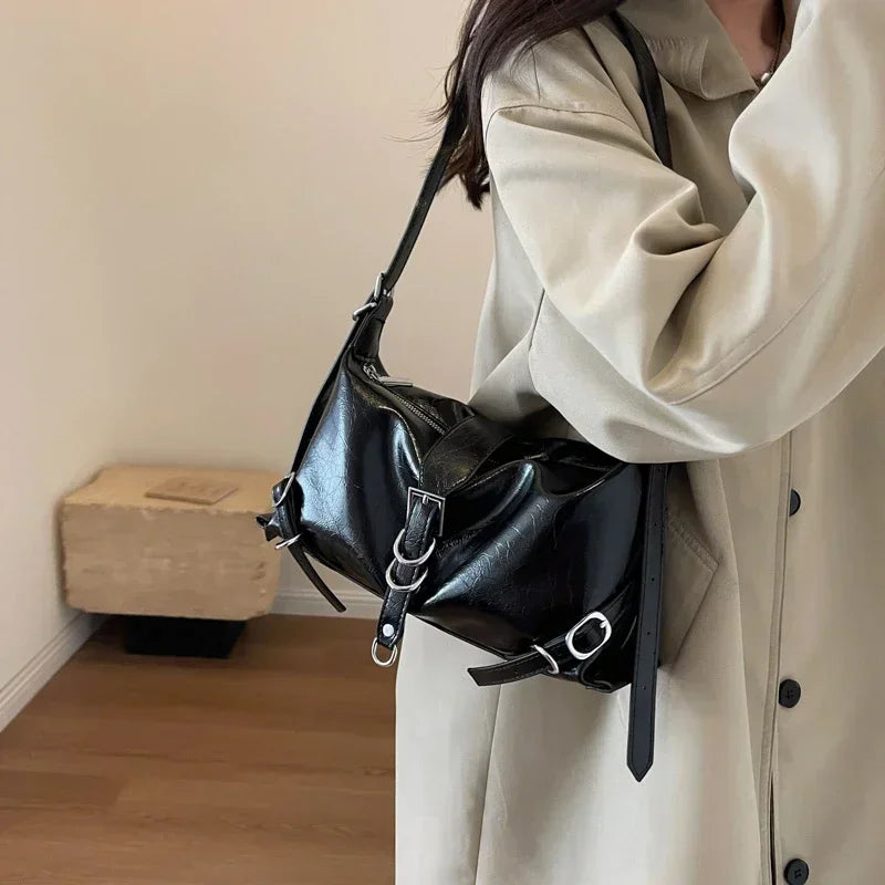 2024 Shoulder Bag: Spacious, Versatile, High-Quality