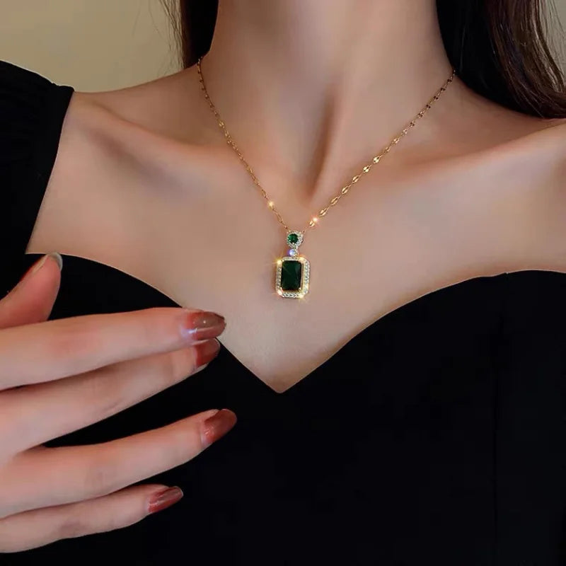 Luxury 3-Piece Emerald Perfume Bottle Jewelry Set - Necklace, Earrings, Ring for Women, Ideal for Banquets, Weddings, and Birthday Gifts