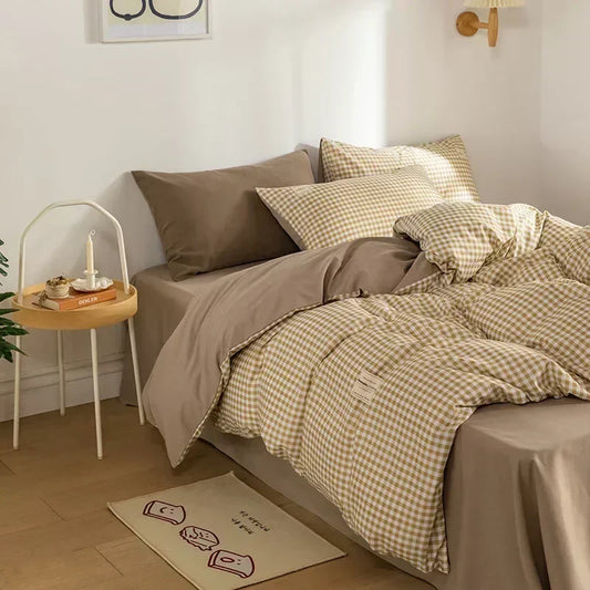 Cozy Japan-Inspired Duvet Set: Queen Size, Plaid Pattern, Skin-Friendly Comfort