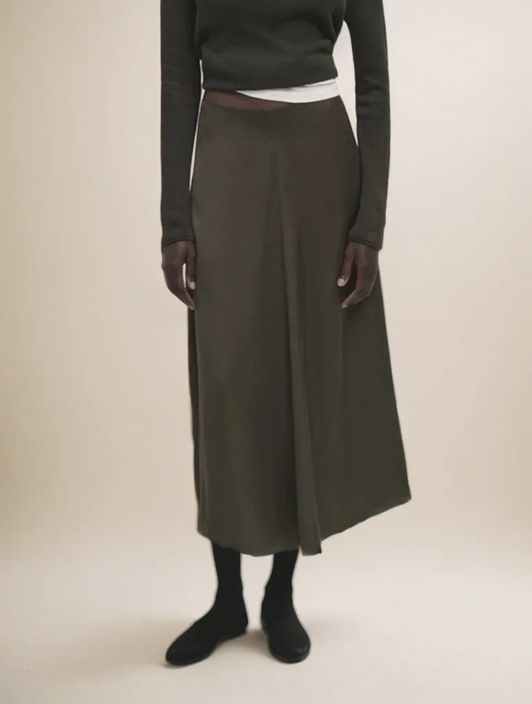 Cos Lris 2024 New Summer French Style Satin Wide Skirt - Elegant and High-end