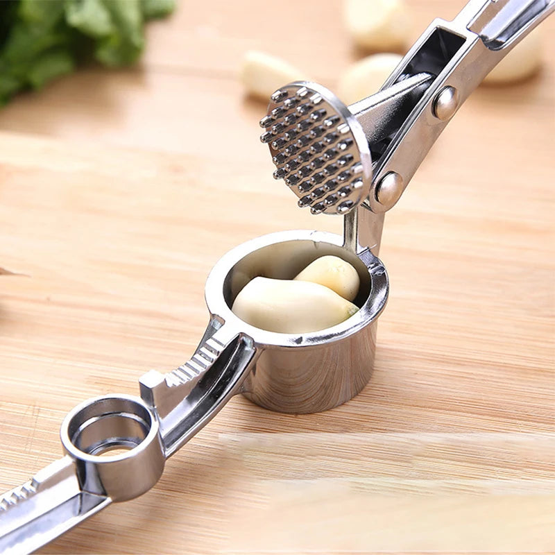Stainless Steel Garlic Press and Ginger Mincer - Multifunctional Handheld Kitchen Tool for Crushing and Squeezing