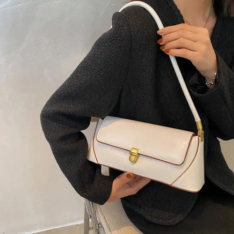 Timeless French Vintage Handbag: A Fusion of Elegance and Practicality