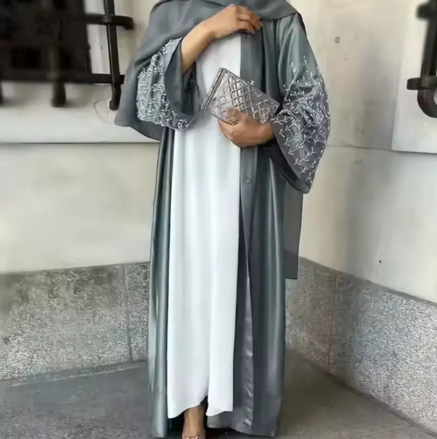Exquisite Handcrafted Pearl Dubai Abaya: A Symbol of Elegance and Tradition