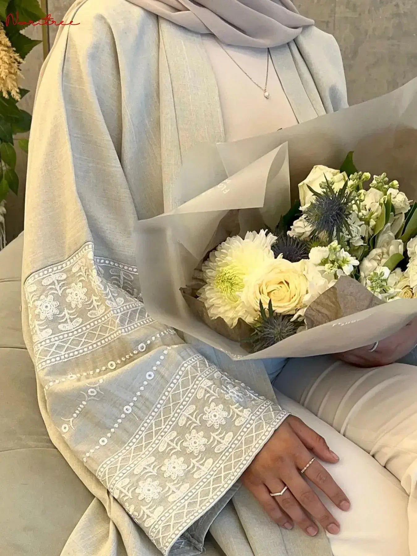 Elegant Embroidered Kimono Robe: The Epitome of Muslim Elegance