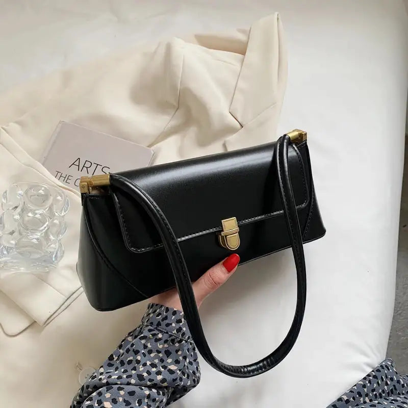 Timeless French Vintage Handbag: A Fusion of Elegance and Practicality
