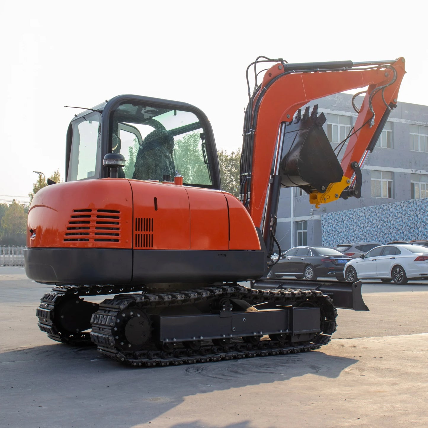 6000kg Hydraulic Mini Digger - 6 Ton Mini Excavator with Dozer, Ideal for Farm Use