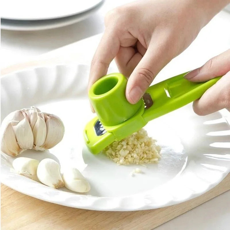 Stainless Steel Garlic Press and Ginger Mincer - Multifunctional Handheld Kitchen Tool for Crushing and Squeezing