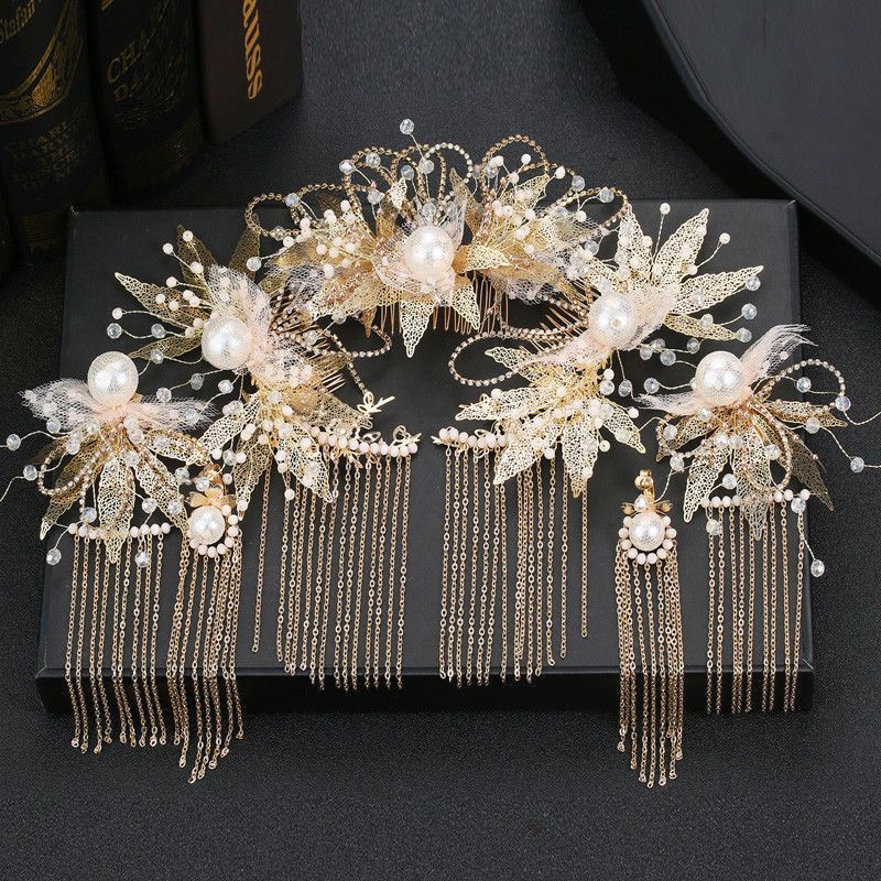 Add Vintage Glamour:  Bridal Hair Accessories with Antique Flair